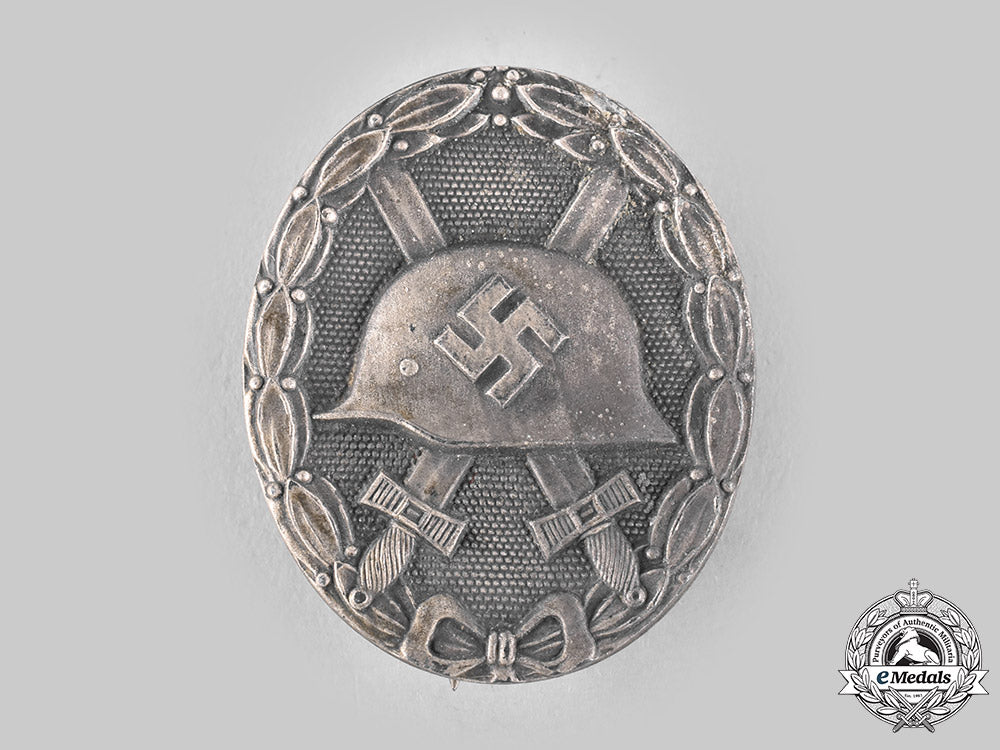 germany,_wehrmacht._a_wound_badge,_silver_grade,_by_glaser&_söhne_ci19_5927
