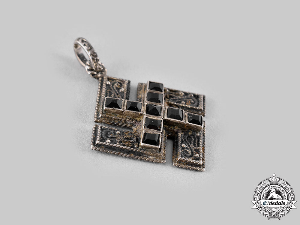 germany,_weimar_republic._a_silver_nsdap_necklace_by_theodor_fahrner_ci19_5953