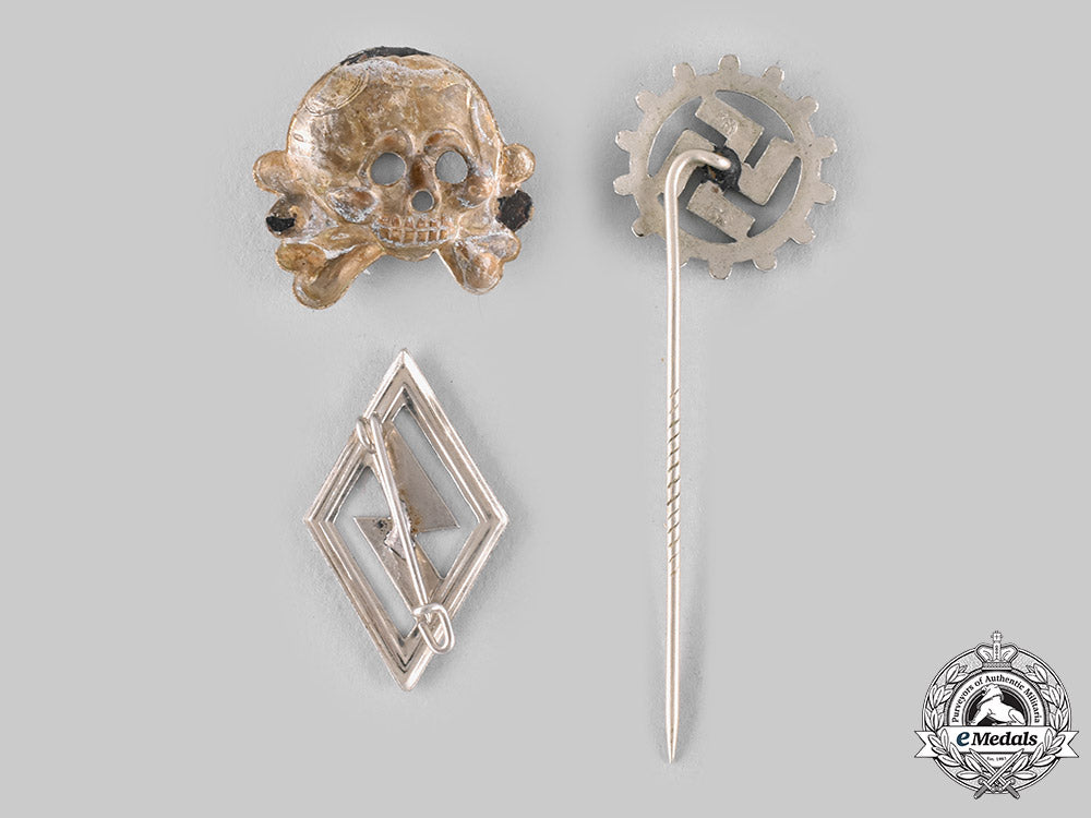 germany,_third_reich._a_lot_of_badges_and_pins_ci19_5962