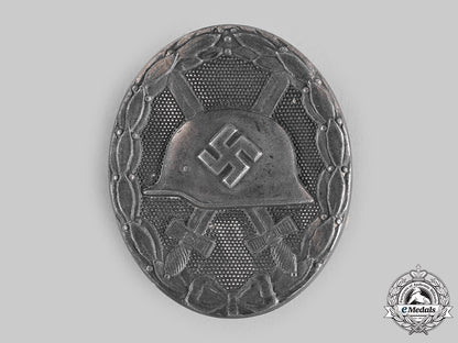 germany,_wehrmacht._a_wound_badge,_silver_grade,_by_steinhauer&_lück_ci19_6008