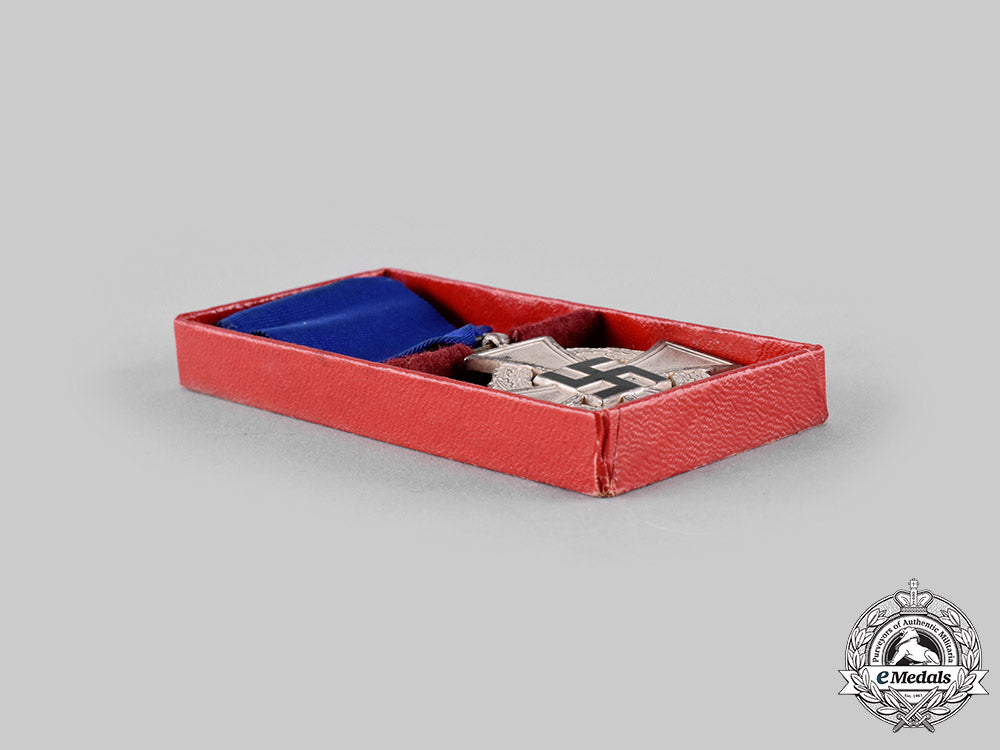 germany,_third_reich._a_civil_service_long_service_decoration,_ii_class_for25_years_with_case,_by_wächtler&_lange_ci19_6065