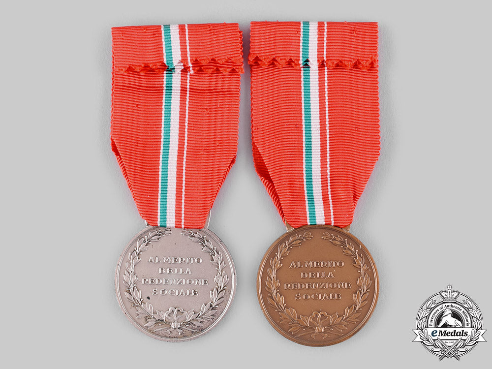 italy,_republic._two_social_service_medals,_silver_and_bronze_grades_ci19_6239