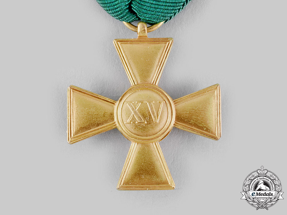 saxon_duchies._a_rare_long_service_medal_for_enlisted_personnel_and_non-_commissioned_officers,_i_class_for15_years_ci19_6388_1