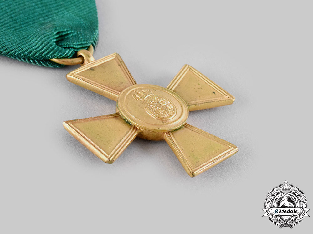 saxon_duchies._a_rare_long_service_medal_for_enlisted_personnel_and_non-_commissioned_officers,_i_class_for15_years_ci19_6389_1