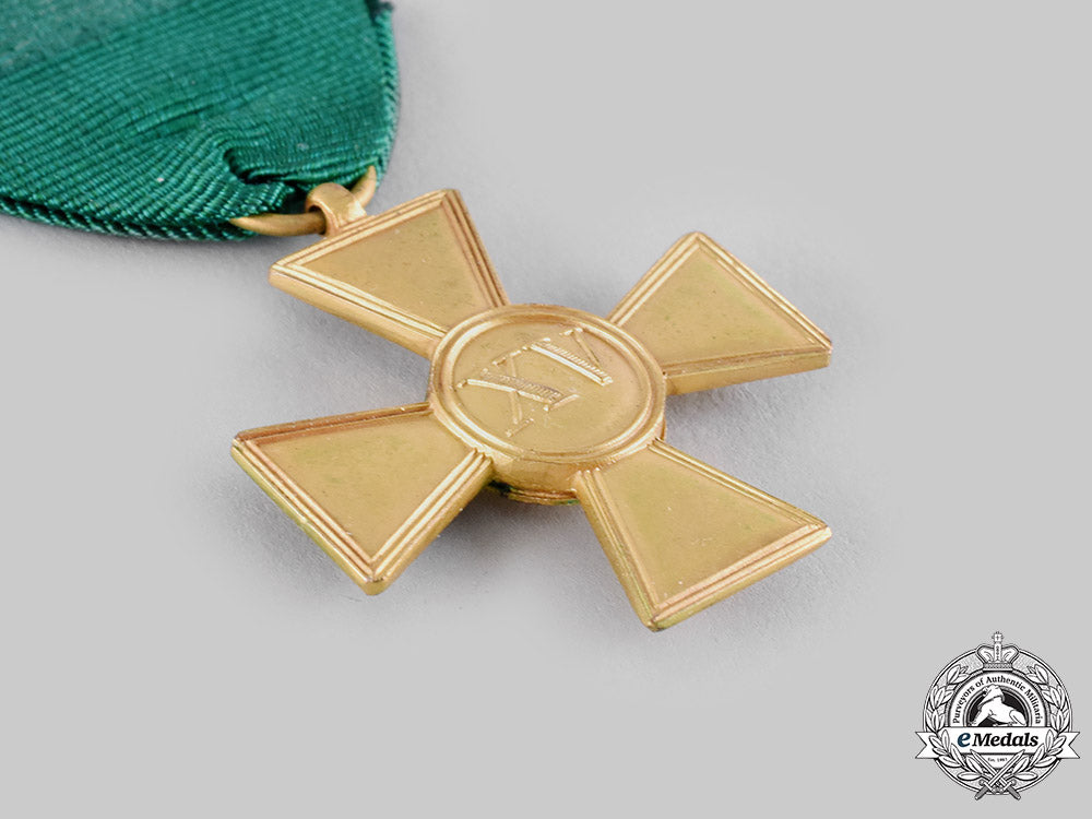 saxon_duchies._a_rare_long_service_medal_for_enlisted_personnel_and_non-_commissioned_officers,_i_class_for15_years_ci19_6390_1