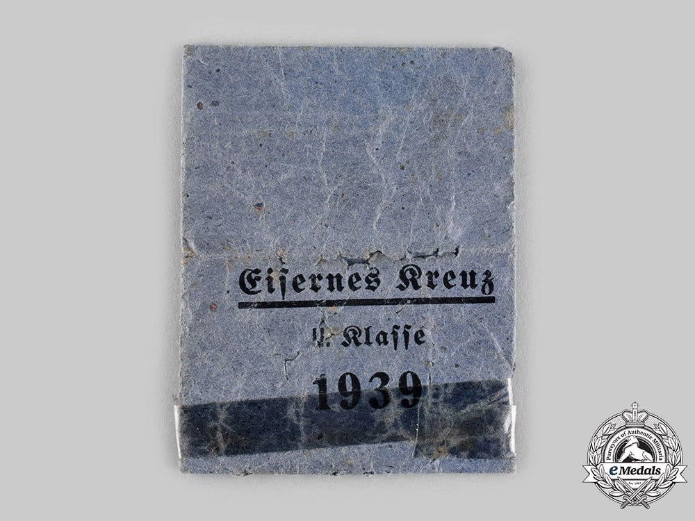 germany,_wehrmacht._a1939_iron_cross_ii_class_with_package_of_issue_ci19_6421