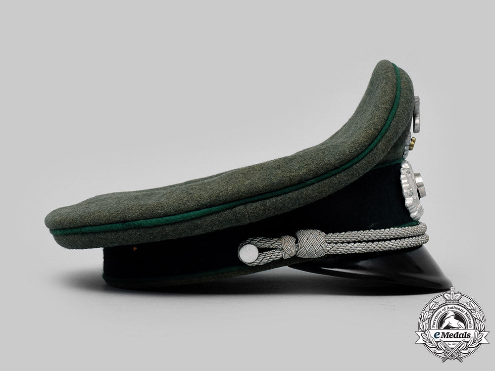 germany,_heer._a_gebirgsjäger_officer’s_visor_cap_by_robert_lubstein(_erel)_ci19_6673