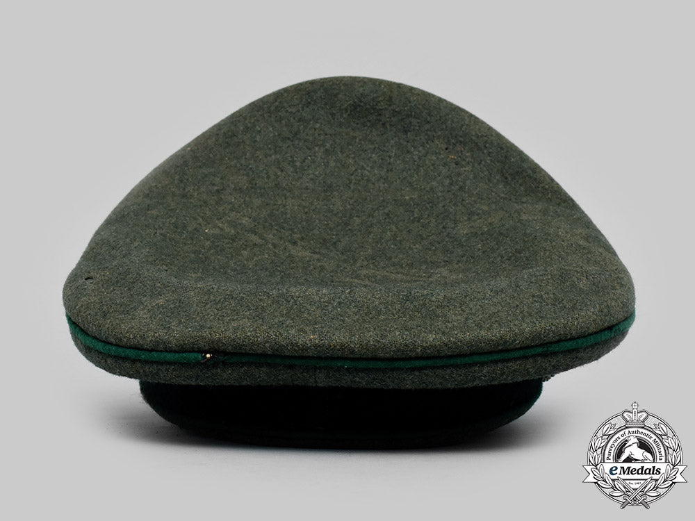 germany,_heer._a_gebirgsjäger_officer’s_visor_cap_by_robert_lubstein(_erel)_ci19_6674