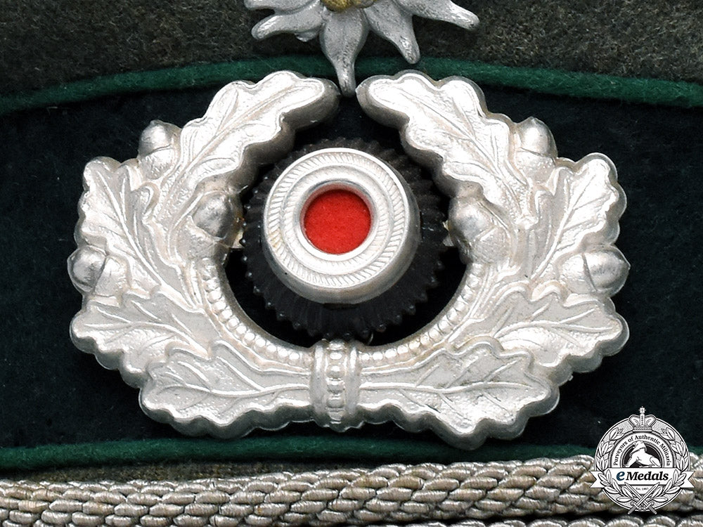 germany,_heer._a_gebirgsjäger_officer’s_visor_cap_by_robert_lubstein(_erel)_ci19_6677