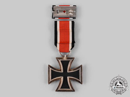 germany,_wehrmacht._a1939_iron_cross_ii_class_with_ribbon_bar_ci19_6766