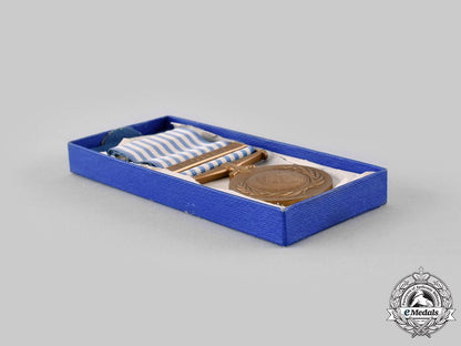 united_states._a_lot_of_eight_second_war_armed_forces_items_ci19_6914_1