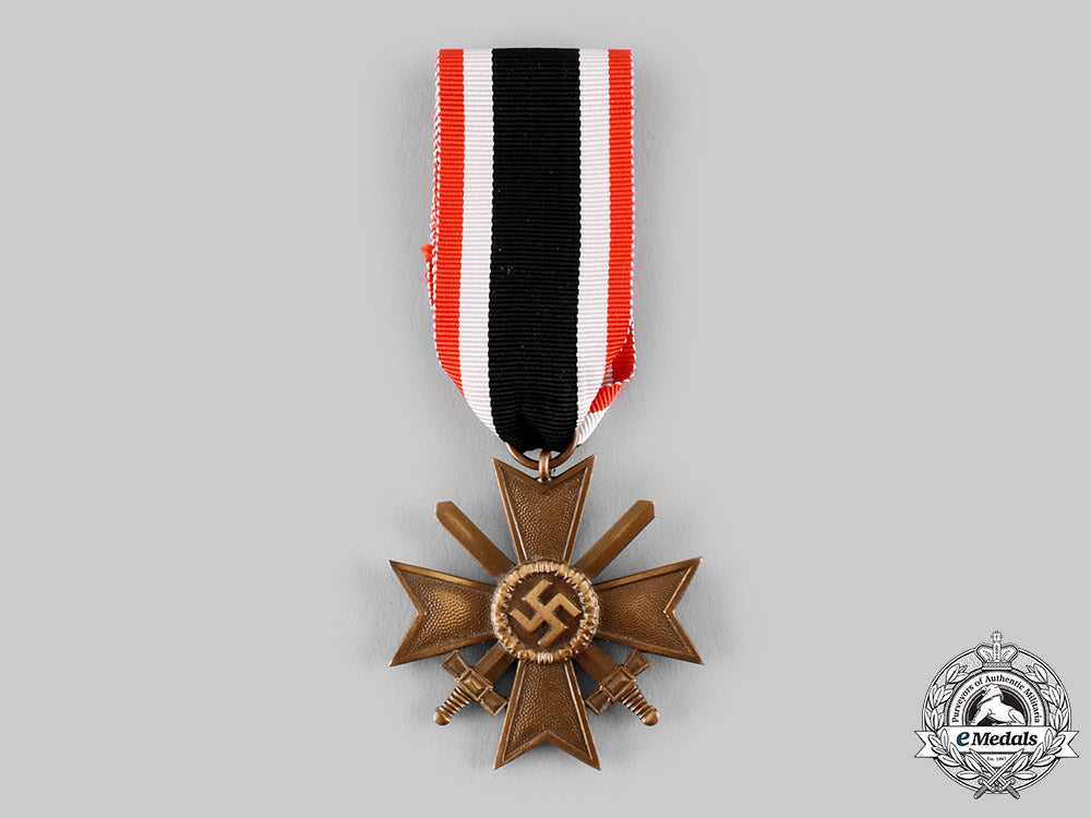 germany,_wehrmacht._a_war_merit_cross,_ii_class_with_swords,_by_wächtler&_lange_ci19_7032