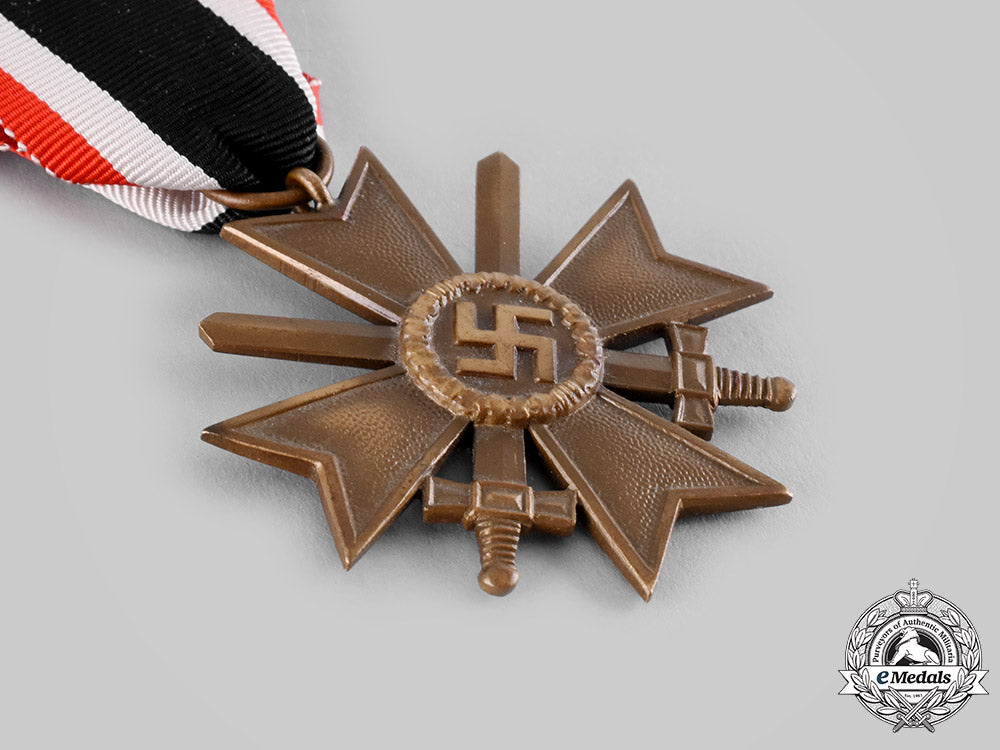 germany,_wehrmacht._a_war_merit_cross,_ii_class_with_swords,_by_wächtler&_lange_ci19_7035