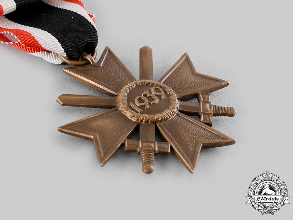 germany,_wehrmacht._a_war_merit_cross,_ii_class_with_swords,_by_wächtler&_lange_ci19_7036