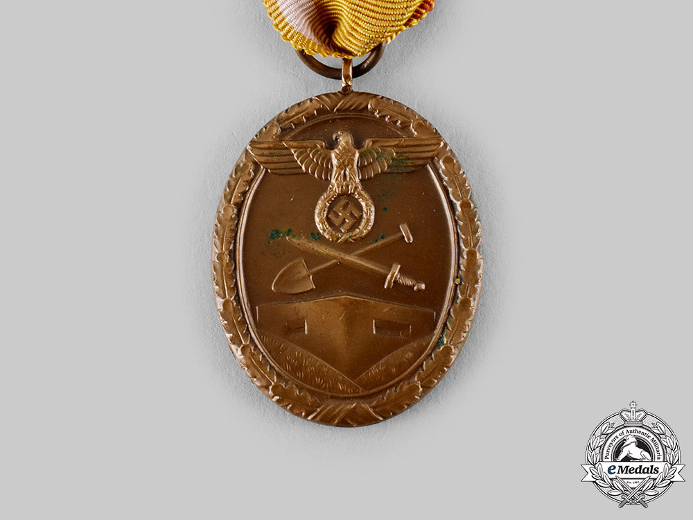 germany,_wehrmacht._a_west_wall_medal_ci19_7051