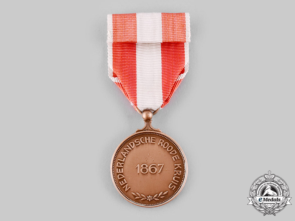 netherlands,_kingdom._a_medal_of_merit_of_the_dutch_red_cross,_ii_class_bronze_grade,_c.1945_ci19_7070_1
