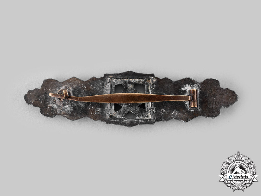 germany,_wehrmacht._a_close_combat_clasp,_bronze_grade,_by_rudolf_souval_ci19_7126