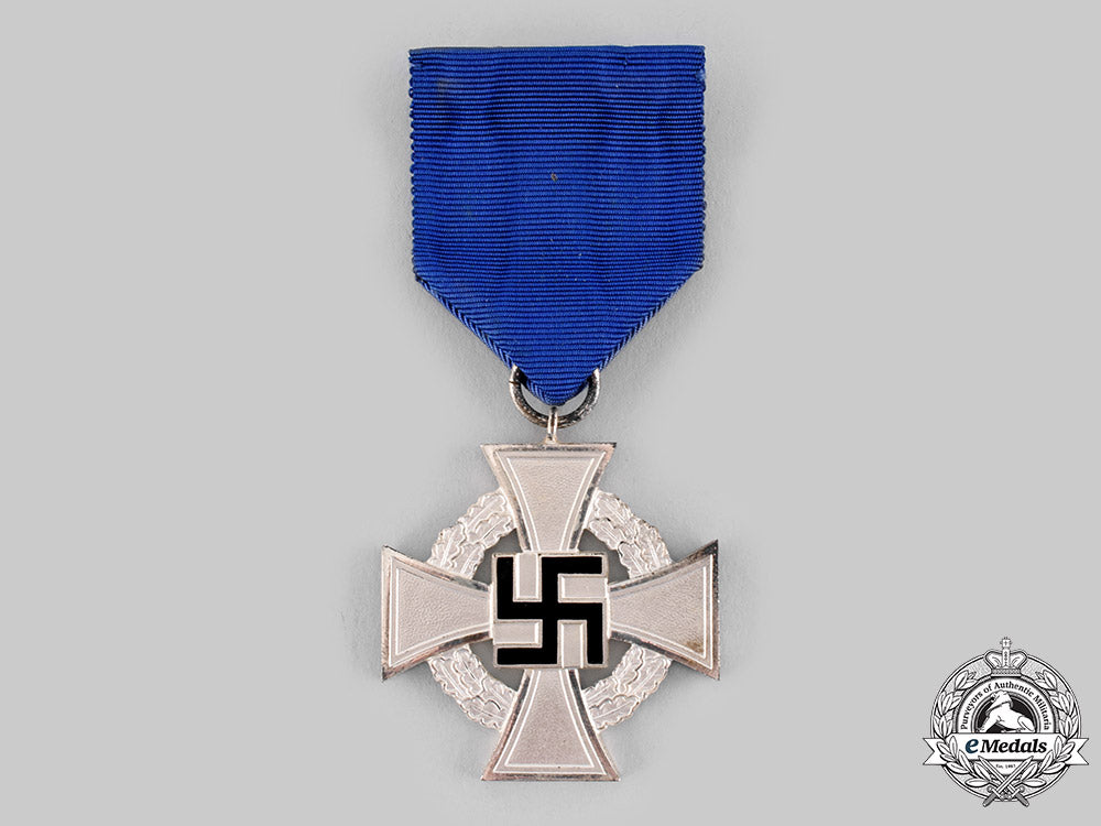 germany,_third_reich._a_civil_service25-_year_faithful_service_medal,_with_case_ci19_7209