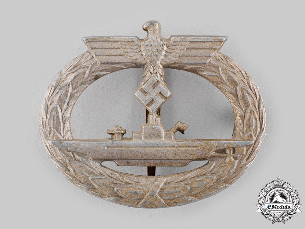 germany,_kriegsmarine._a_u-_boat_war_badge,_by_funcke&_brüninghaus_ci19_7239