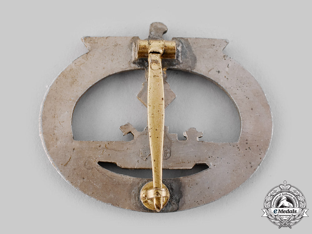 germany,_kriegsmarine._a_u-_boat_war_badge,_by_funcke&_brüninghaus_ci19_7240