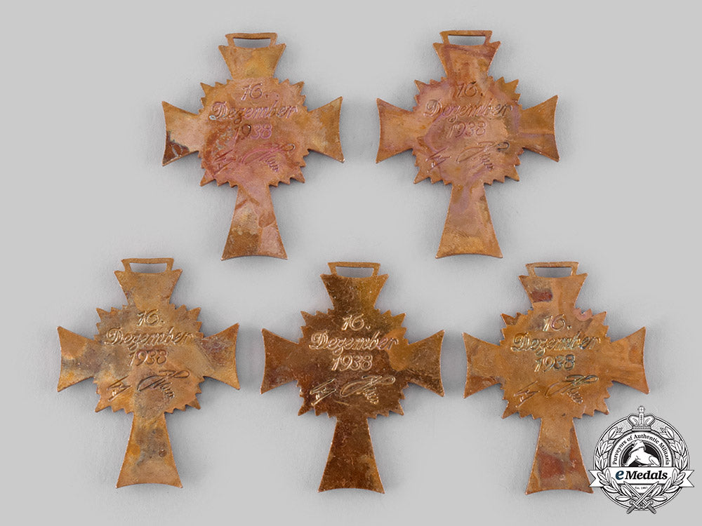 germany,_third_reich._a_lot_of_factory_unfinished_honour_crosses_of_the_german_mother_ci19_7299_1