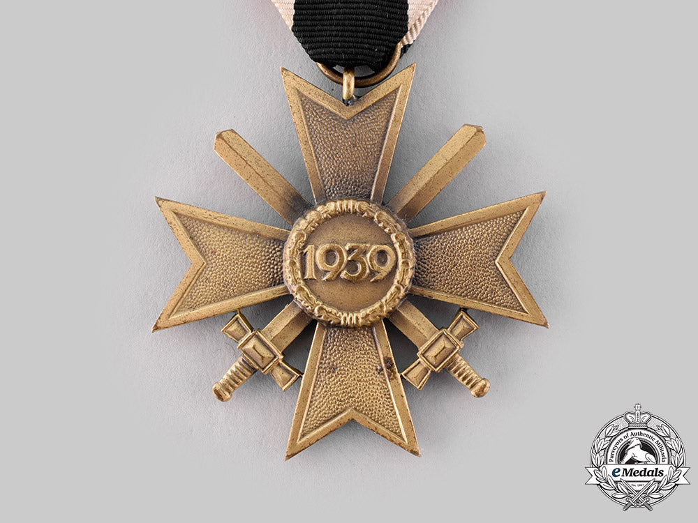 germany,_wehrmacht._a_war_merit_cross,_ii_class_with_swords,_by_lind&_meyrer_ci19_7328