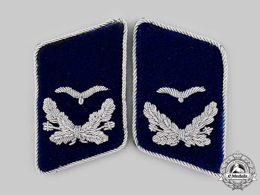 germany,_luftwaffe._a_set_of_medical_leutnant_collar_tabs_ci19_7421