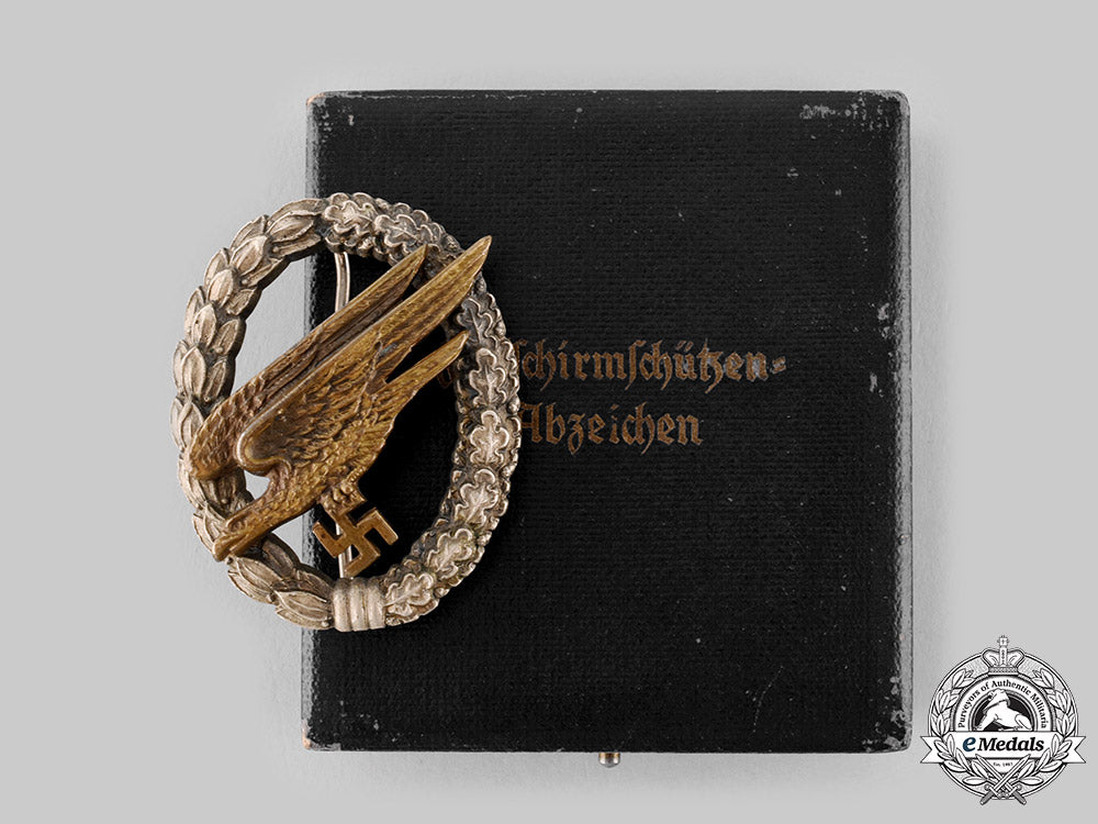 germany,_luftwaffe._a_fallschirmjäger_badge_with_case,_by_imme&_sohn,_eric_queen_collection_ci19_7444