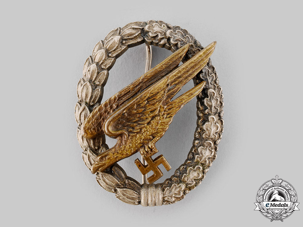 germany,_luftwaffe._a_fallschirmjäger_badge_with_case,_by_imme&_sohn,_eric_queen_collection_ci19_7445