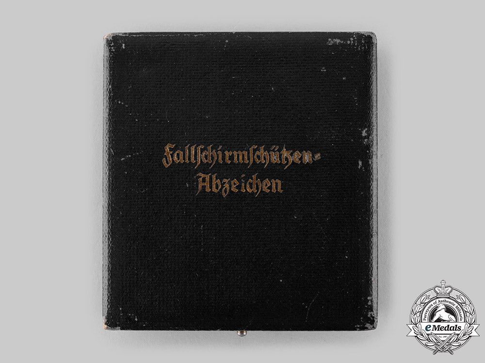 germany,_luftwaffe._a_fallschirmjäger_badge_with_case,_by_imme&_sohn,_eric_queen_collection_ci19_7450