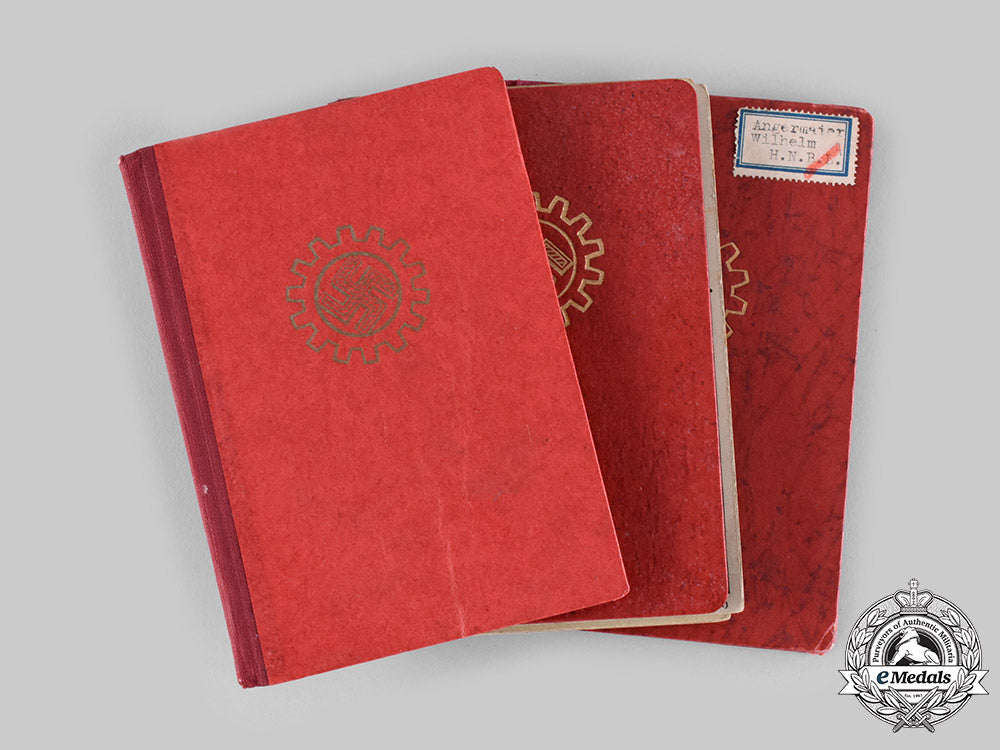 germany,_daf._a_lot_of_german_labour_front(_daf)_membership_books_ci19_7470