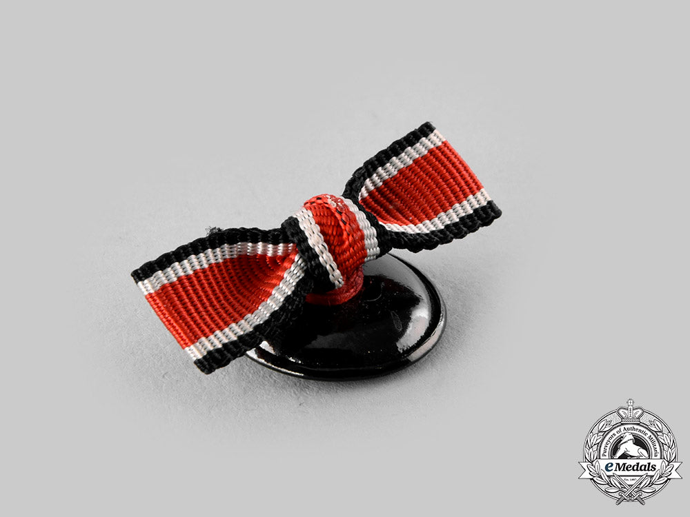 germany._a_lot_of_medal_ribbon_boutonnieres_ci19_7676_1