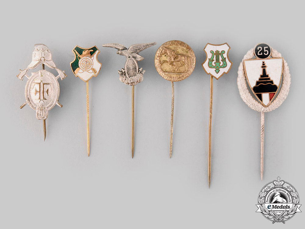 germany._a_lot_of_stick_pins_ci19_7856