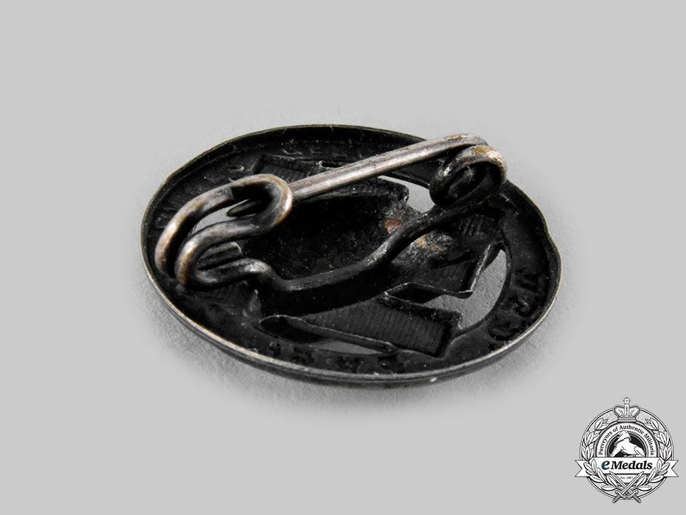 germany,_der_stahlhelm._a_national_socialist_german_front_fighters_league-_der_stahlhelm_membership_badge_ci19_7921