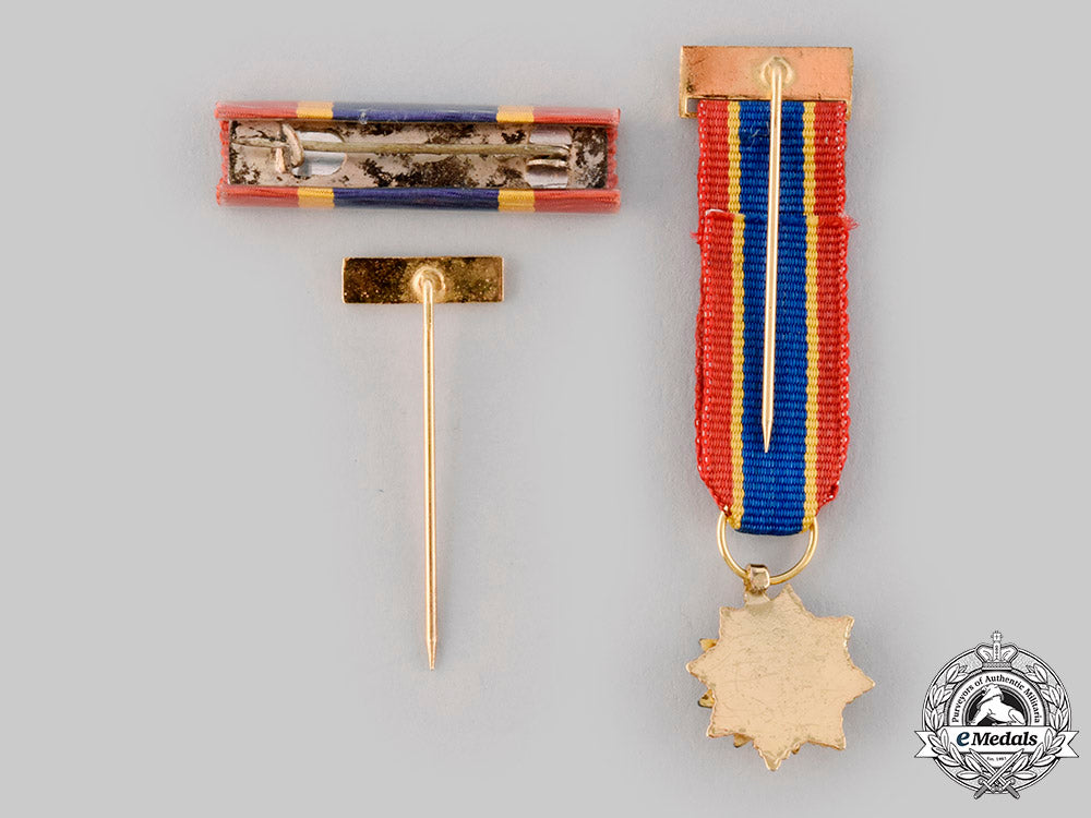 china,_republic._an_order_of_the_resplendent_banner,_v_class_commander,_c.1935_ci19_7986