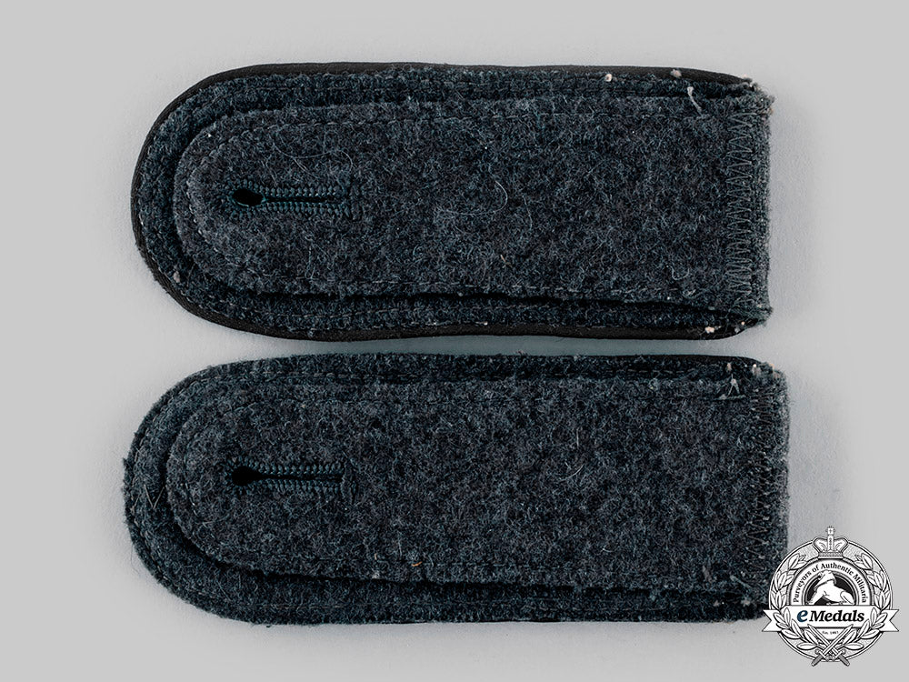 germany,_luftwaffe._a_set_of_medical_unterfeldwebel_shoulder_straps_ci19_8211_1