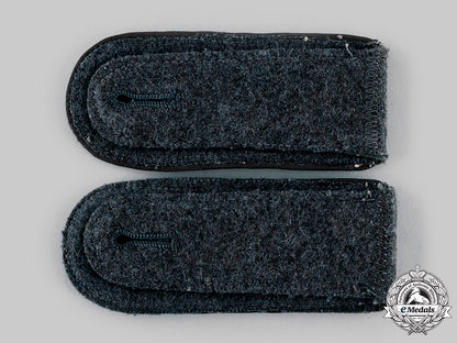 germany,_luftwaffe._a_set_of_medical_unterfeldwebel_shoulder_straps_ci19_8211_1