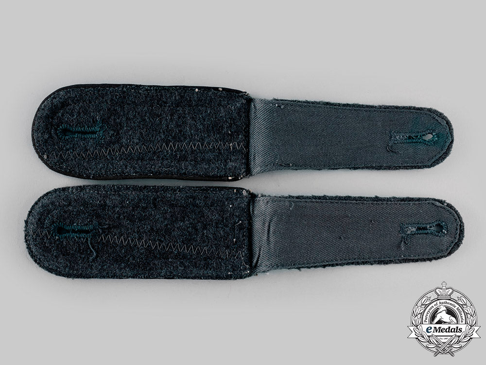 germany,_luftwaffe._a_set_of_medical_unterfeldwebel_shoulder_straps_ci19_8212_1