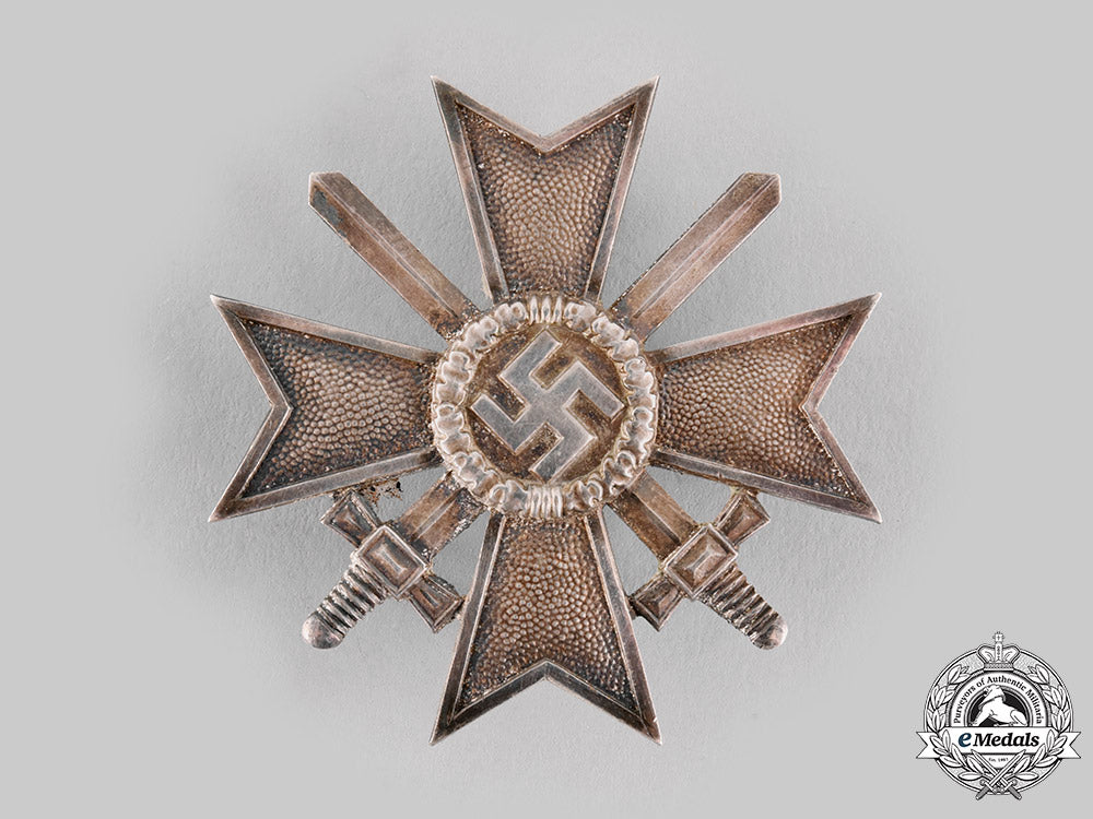 germany,_wehrmacht._a_war_merit_cross_i_class_with_swords,_with_case,_by_deschler&_sohn_ci19_8227