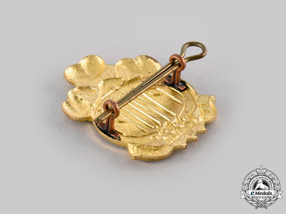 canada._a_lot_of_canadian_cap_badges(_post1945_manufactured)_ci19_8435_1