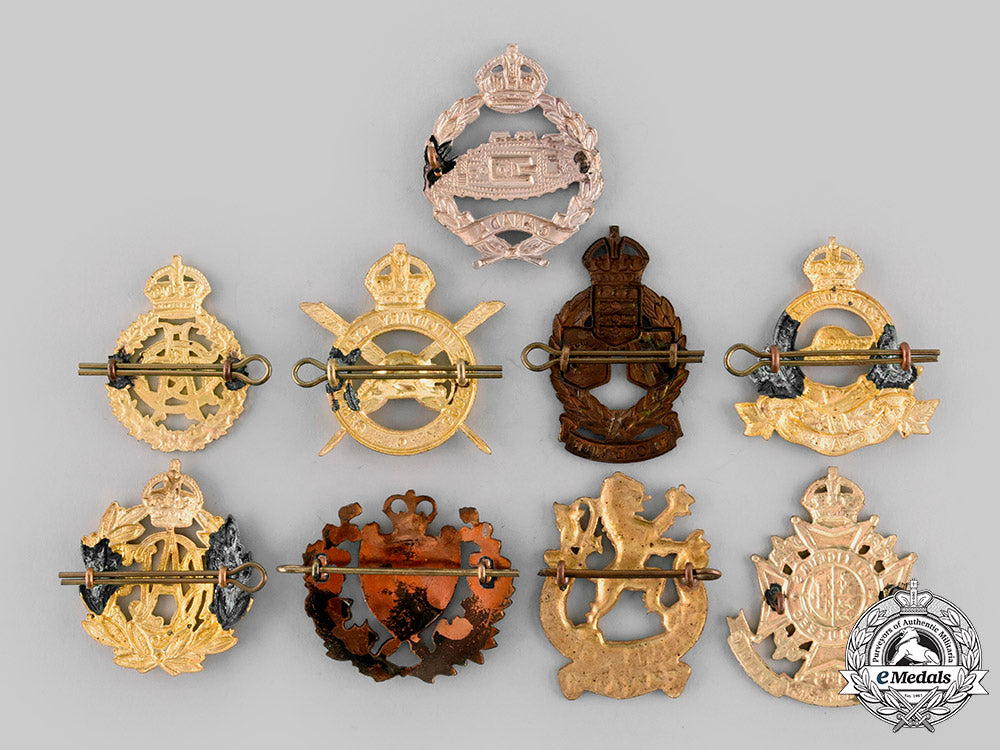 canada._a_lot_of_cap_badges(_post1945_manufacture)_ci19_8455