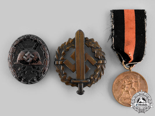 germany,_third_reich._a_lot_of_medals_and_badges_ci19_8822