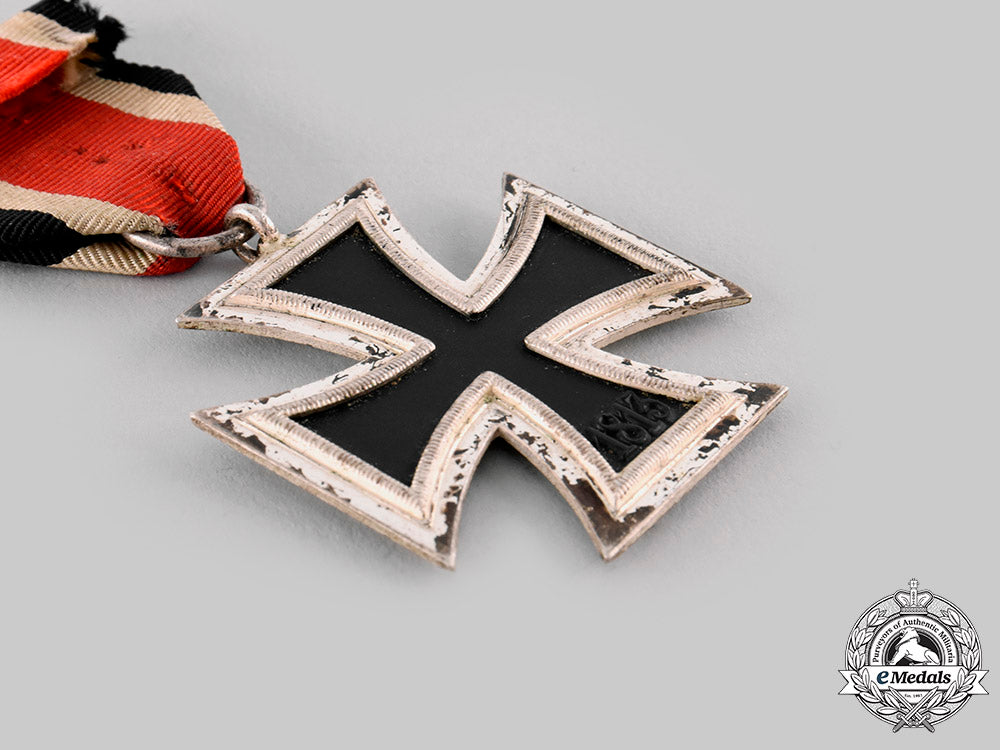 germany,_wehrmacht._a1939_iron_cross_ii_class_by_wächtler&_lange_ci19_8939