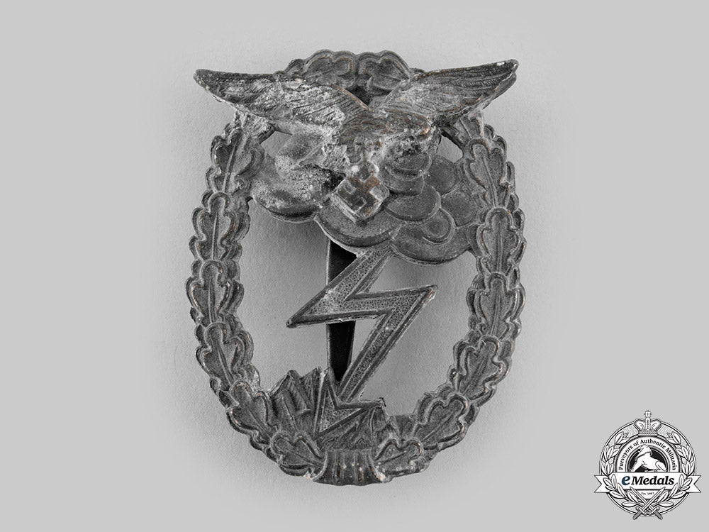 germany,_luftwaffe._a_ground_assault_badge,_by_rudolf_karneth_ci19_9017