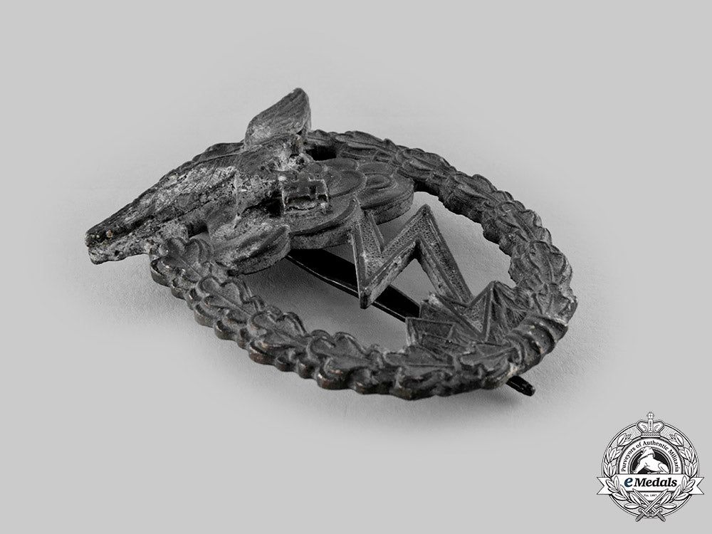 germany,_luftwaffe._a_ground_assault_badge,_by_rudolf_karneth_ci19_9019