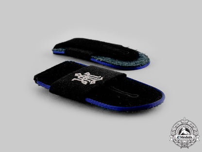 germany,_ss._a_set_of1_st_panzer_division_leibstandarte_ah_medical_service_mann_shoulder_straps_ci19_9072_1