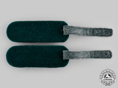 germany,_heer._a_set_of_army_administration_officer’s_shoulder_boards_ci19_9089
