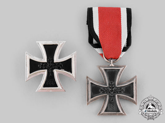germany,_federal_republic._a_pair_of_iron_crosses,1957_version_ci19_9188_1