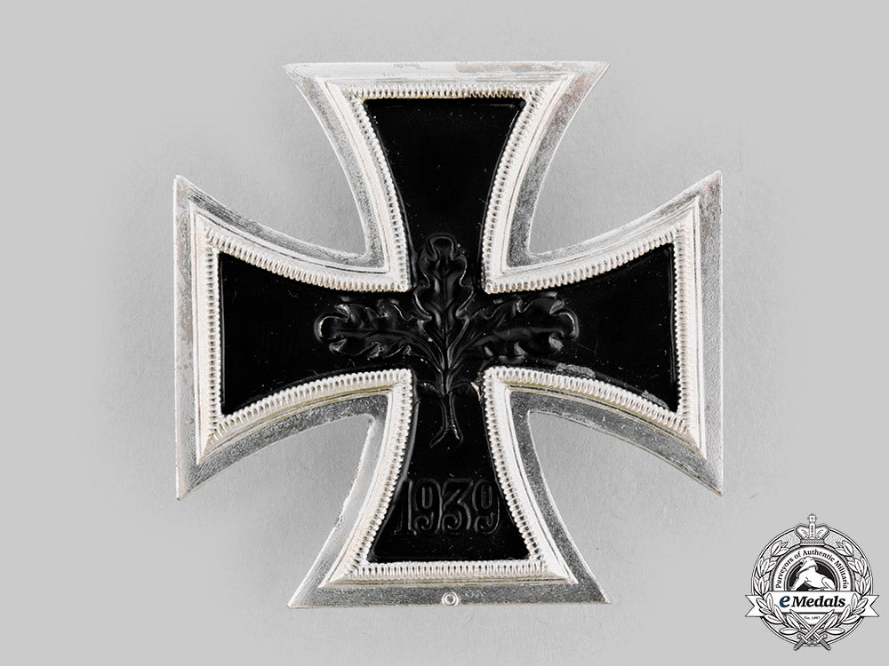 germany,_federal_republic._a_pair_of_iron_crosses,1957_version_ci19_9192_1