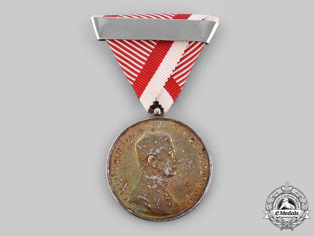 austria,_empire._a_bravery_medal,_i_class_silver_grade_medal_with_second_award_clasp,_karl_i(1917-1918)_ci19_9212